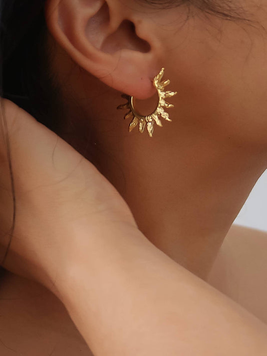 Flânerie by MAIQ - Sablière 18K Gold Non-Tarnish Sunburst Hoop Earrings
