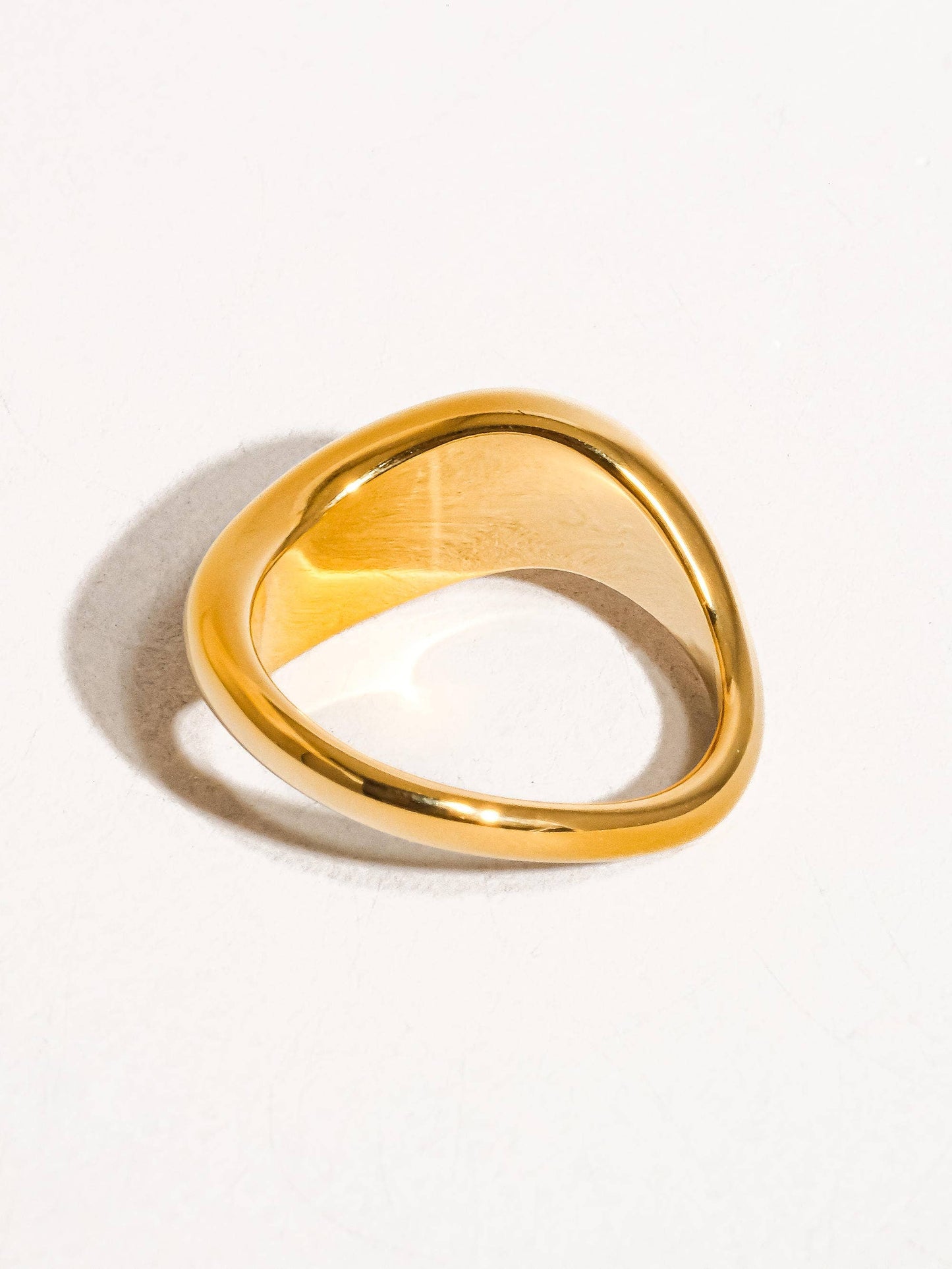 Flânerie by MAIQ - Erin 18K Non-Tarnish Classic Wavy Band