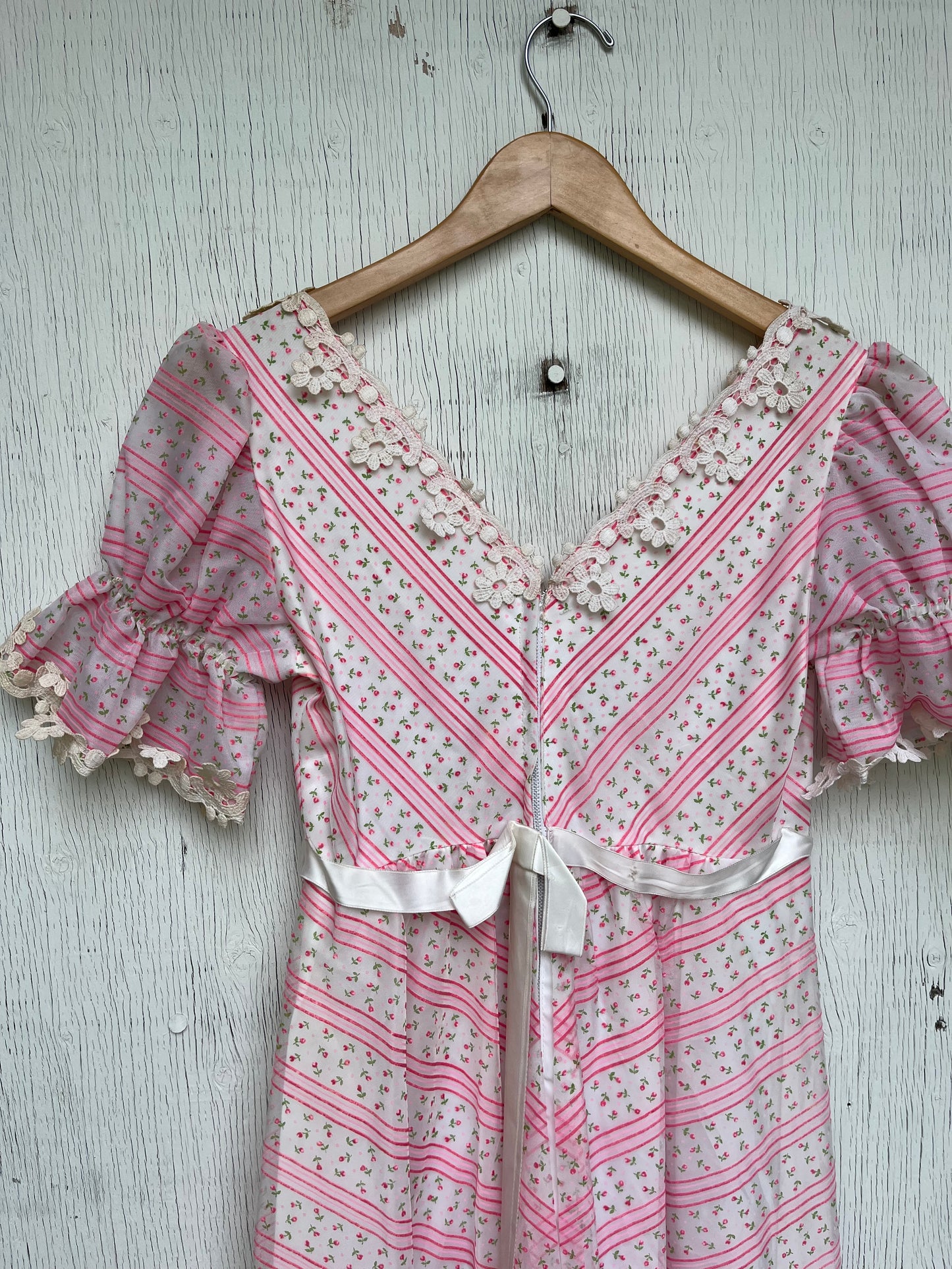 1970s - Floral Stripe Lace Trim Maxi Dress