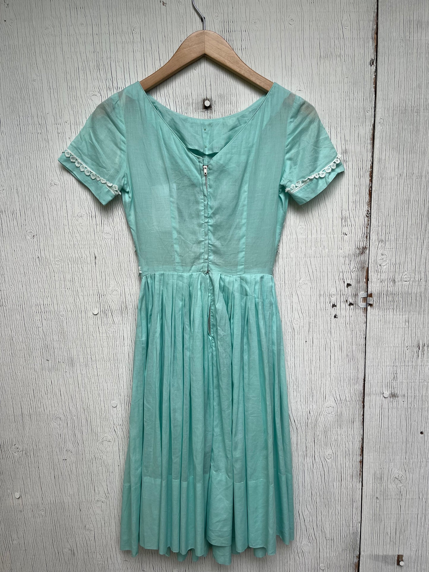 1960s - Mint Green Lace Trim Short Sleeve Dress