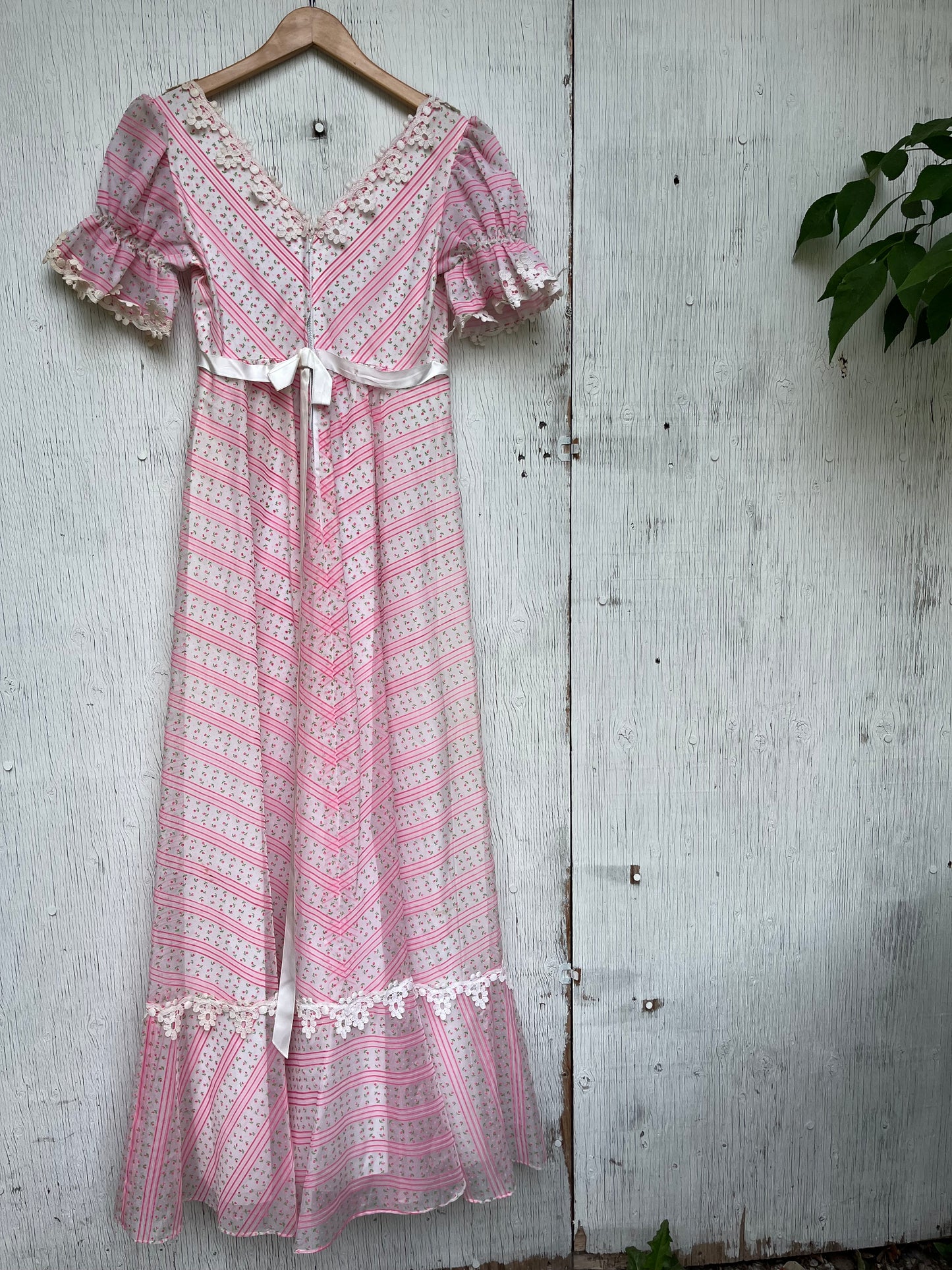 1970s - Floral Stripe Lace Trim Maxi Dress