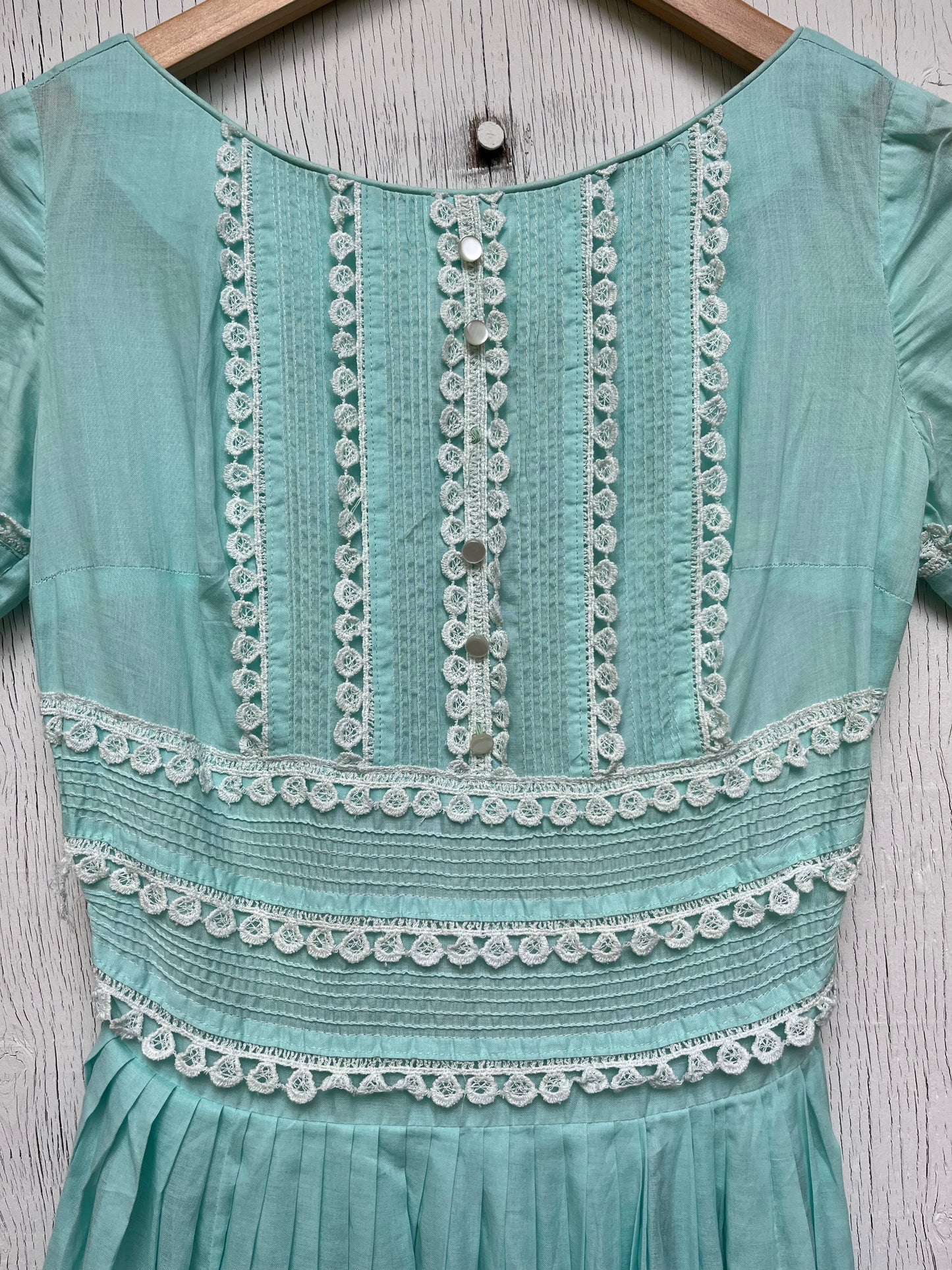 1960s - Mint Green Lace Trim Short Sleeve Dress
