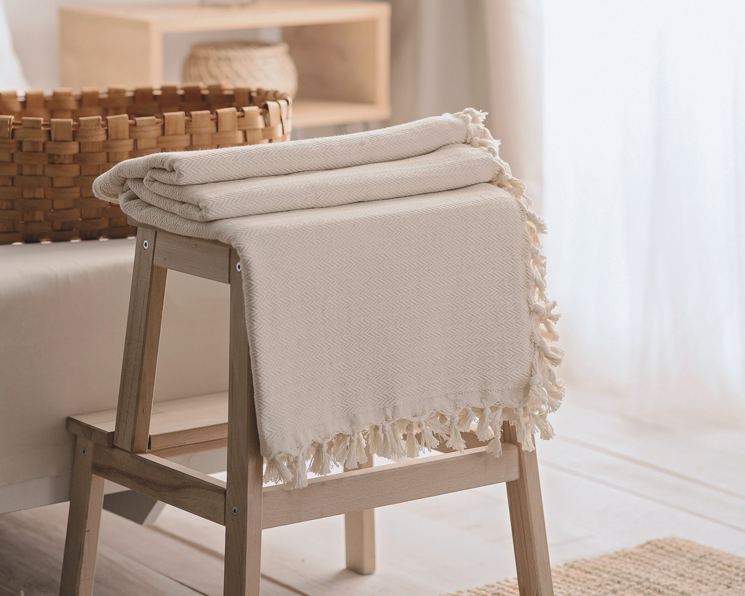 Moa - Minimalist 100% Cotton Throw Blankets & Bedspreads