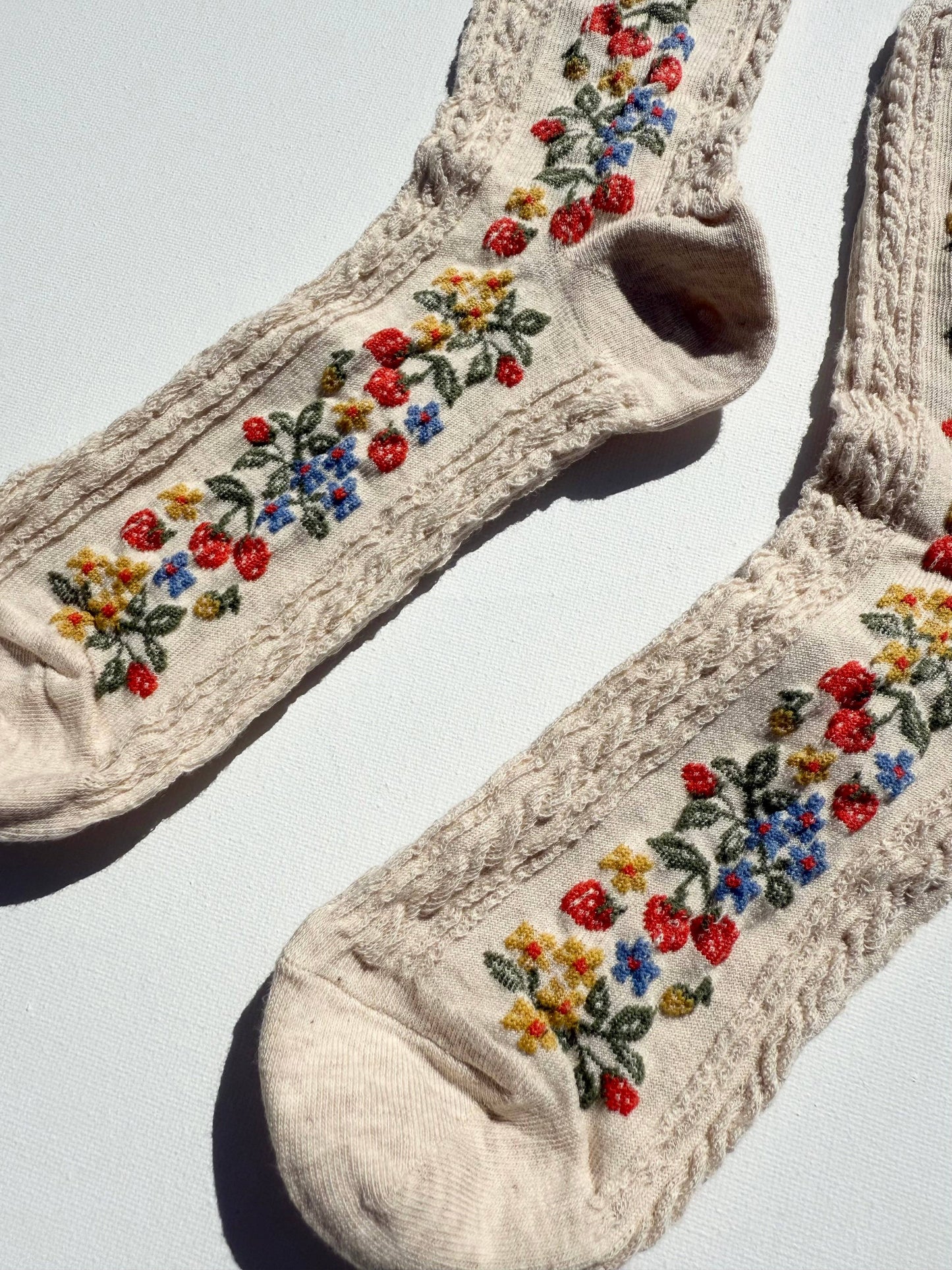 Billy Bamboo - WILD STRAWBERRY SOCKS