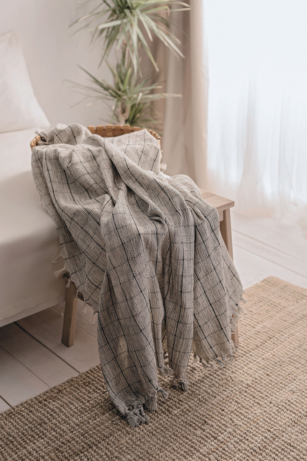 Moa - Minimalist 100% Cotton Throw Blankets & Bedspreads