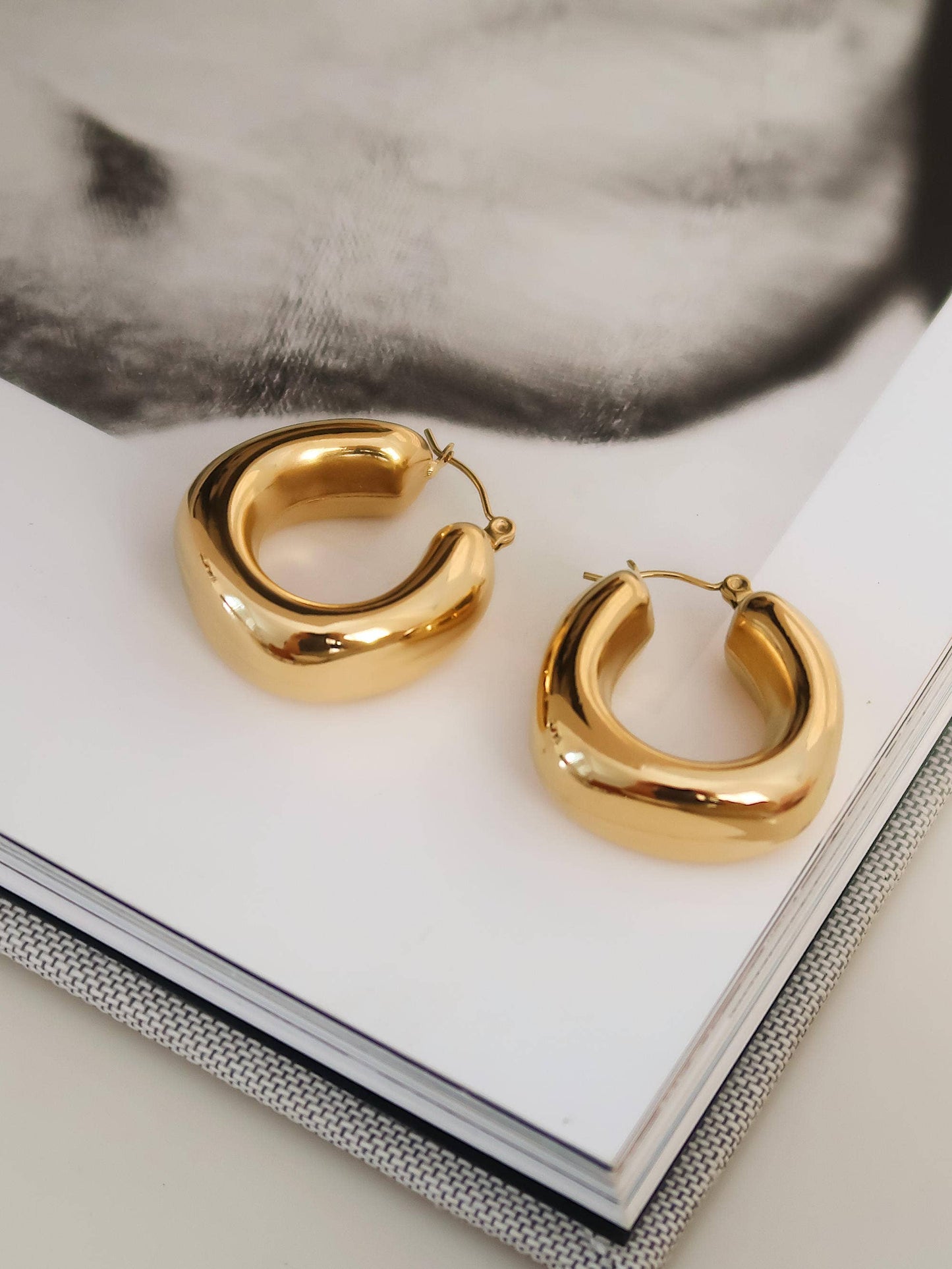 Flânerie by MAIQ - Hunter 18K Gold Non-Tarnish Classic U Hoop Earring