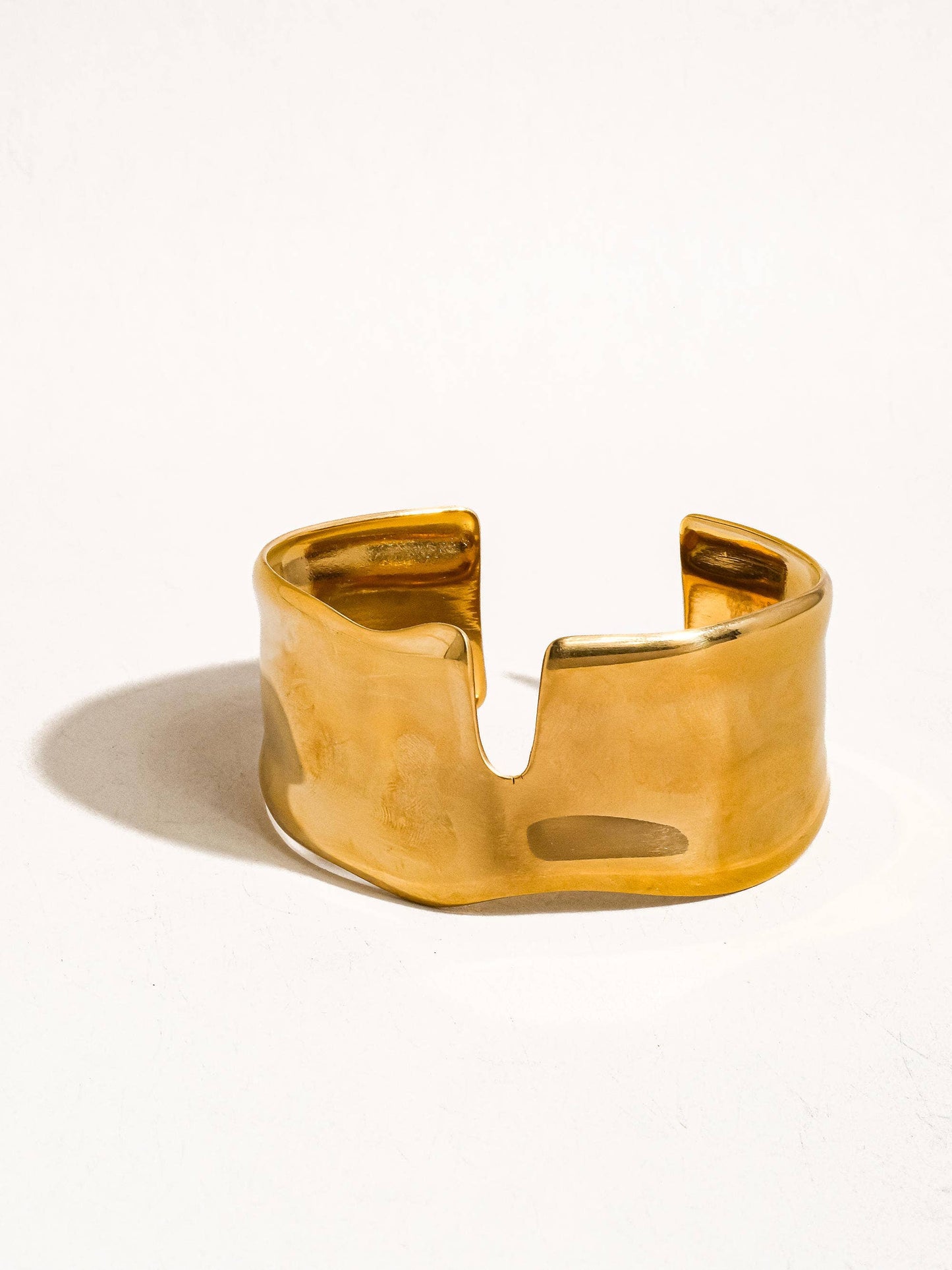 Flânerie by MAIQ - Clyde 18K Gold Non-Tarnish Abstract Bold Bangle