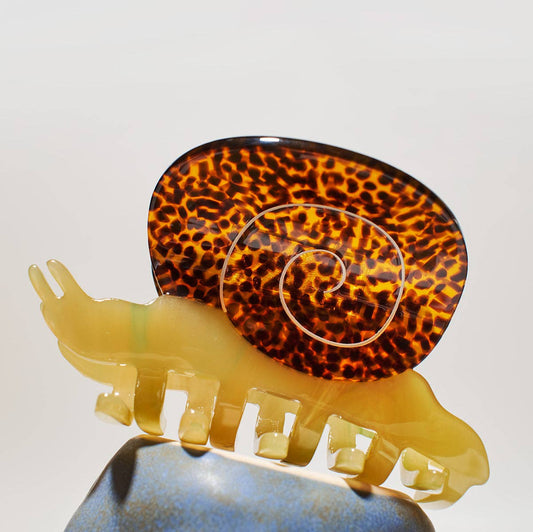 WINONA IRENE - Garden Snail Small Hair Claw in Yellow and Amber Acetate