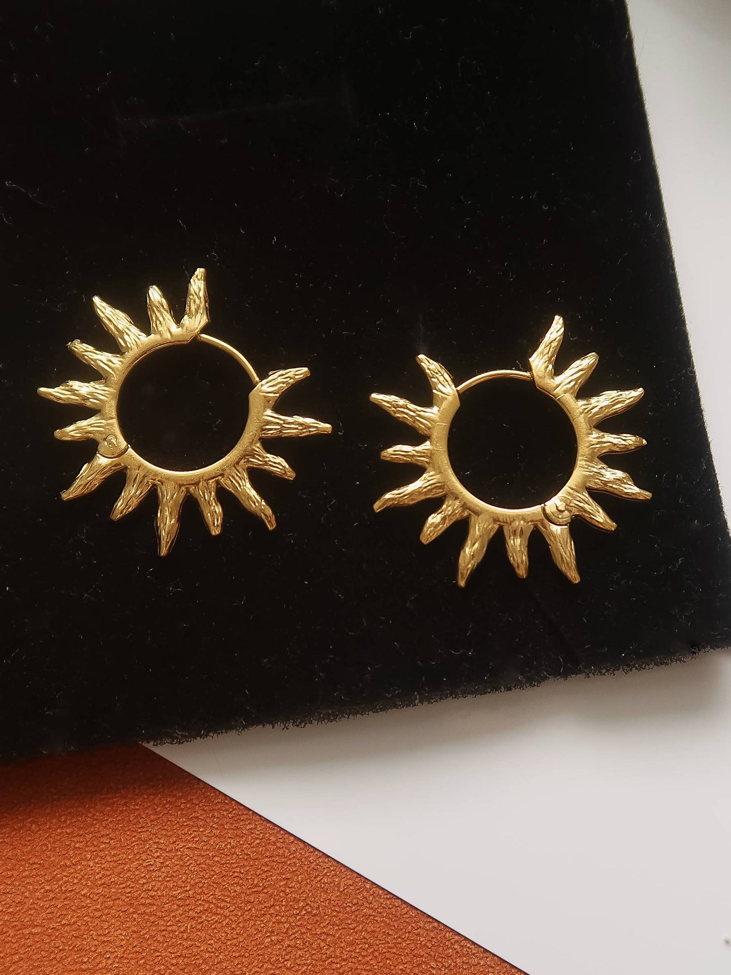 Flânerie by MAIQ - Sablière 18K Gold Non-Tarnish Sunburst Hoop Earrings