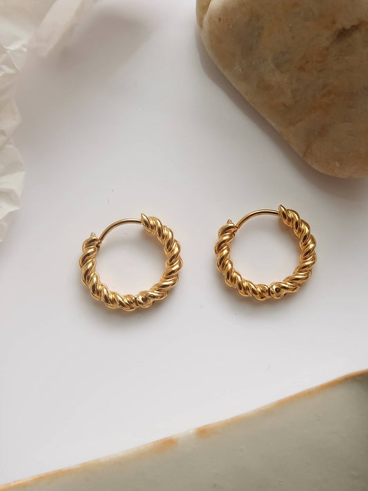 Flânerie by MAIQ - Cere 18K Gold Non-Tarnish Twisted Hoop Earrings