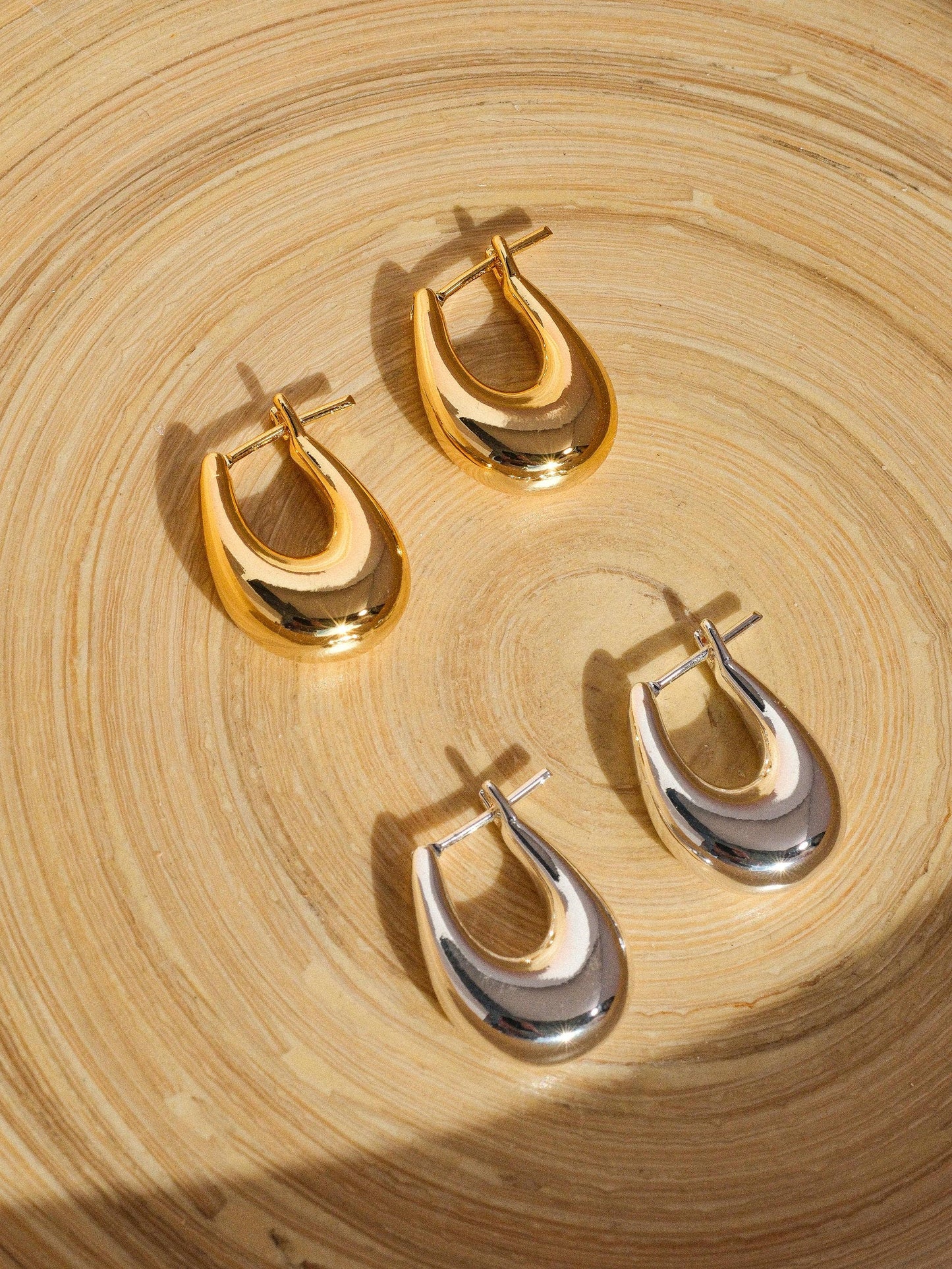 Flânerie by MAIQ - Quinn 18K Classic Droplet Hoop Earring
