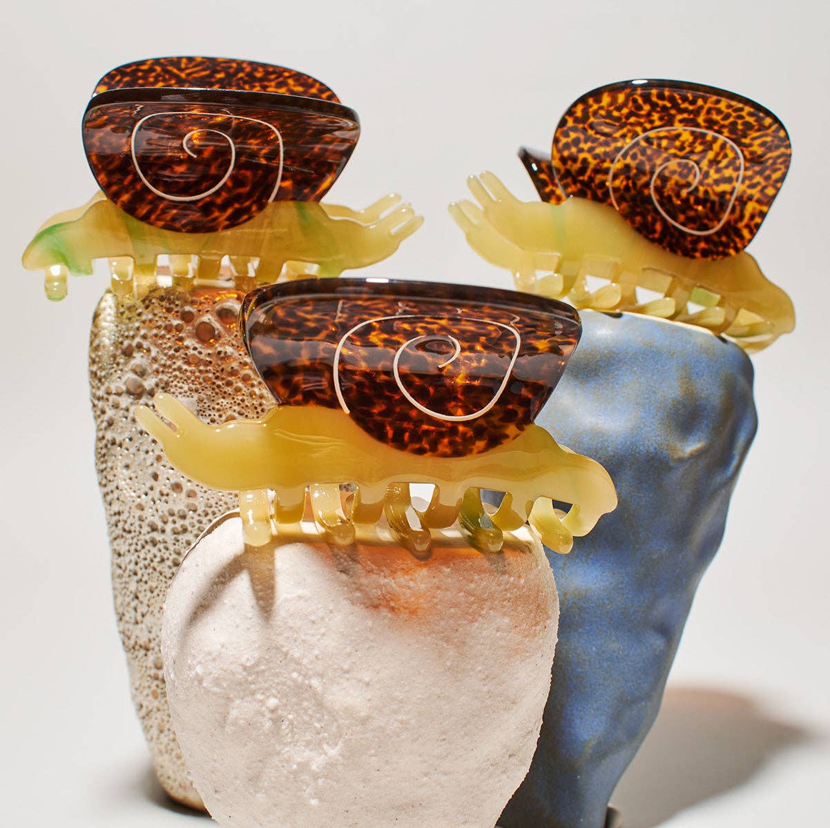 WINONA IRENE - Garden Snail Small Hair Claw in Yellow and Amber Acetate