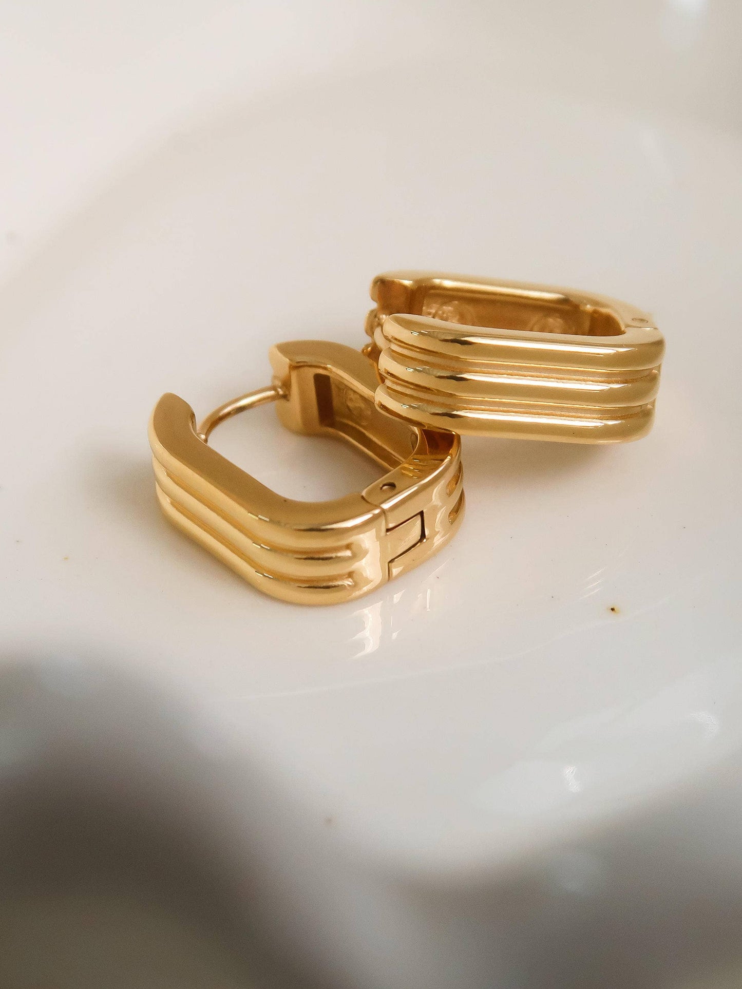 Flânerie by MAIQ - Noa 18K Gold Non-Tarnish Stripe Hoop Earring