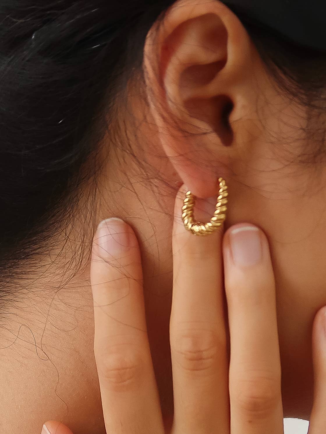 Flânerie by MAIQ - Cere 18K Gold Non-Tarnish Twisted Hoop Earrings
