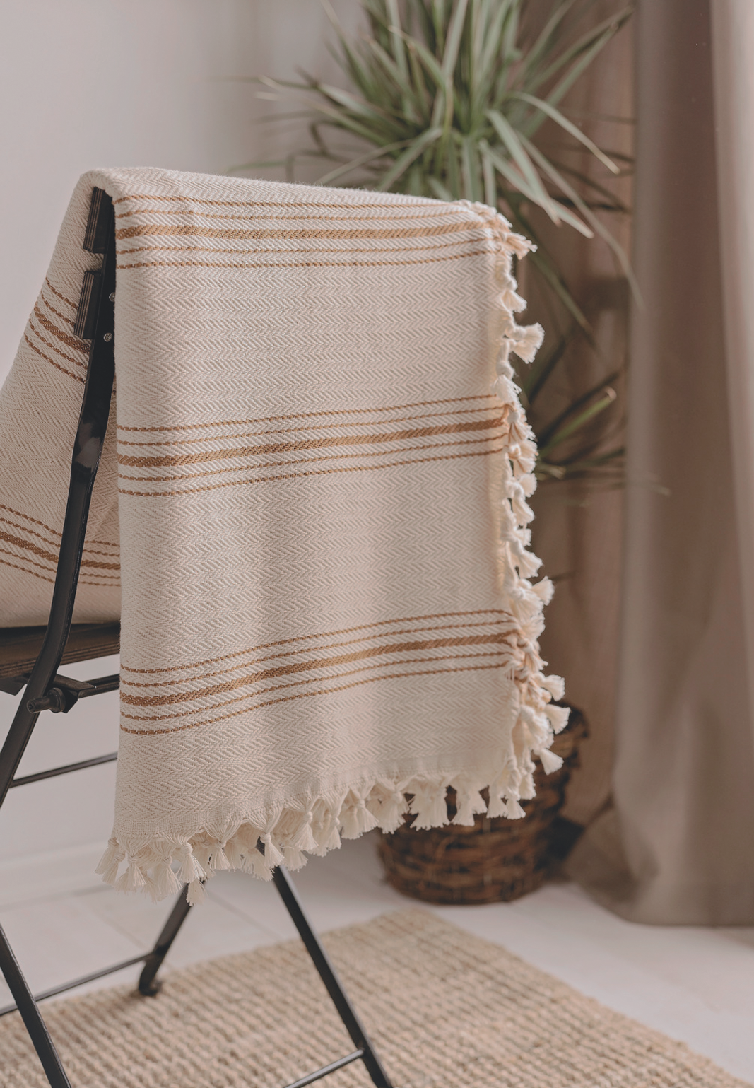 Moa - Minimalist 100% Cotton Throw Blankets & Bedspreads