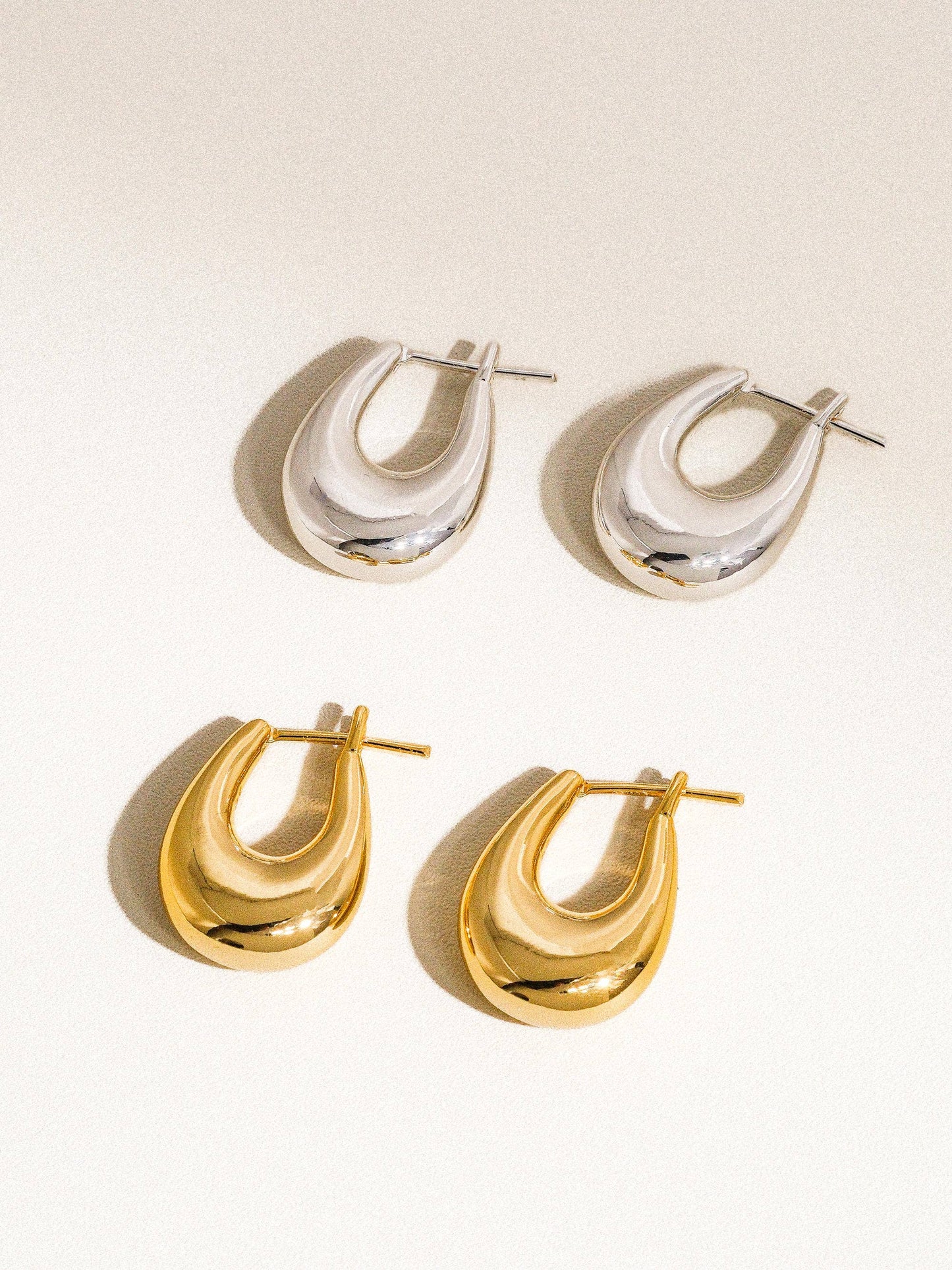 Flânerie by MAIQ - Quinn 18K Classic Droplet Hoop Earring
