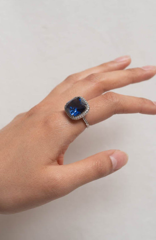 Vintage Blue Square Simulated Sapphire Sterling Silver Ring Size 7