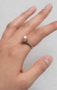 Cream Pearl Rose Gold Plated Sterling Silver Ring with White Topaz Size 6.5