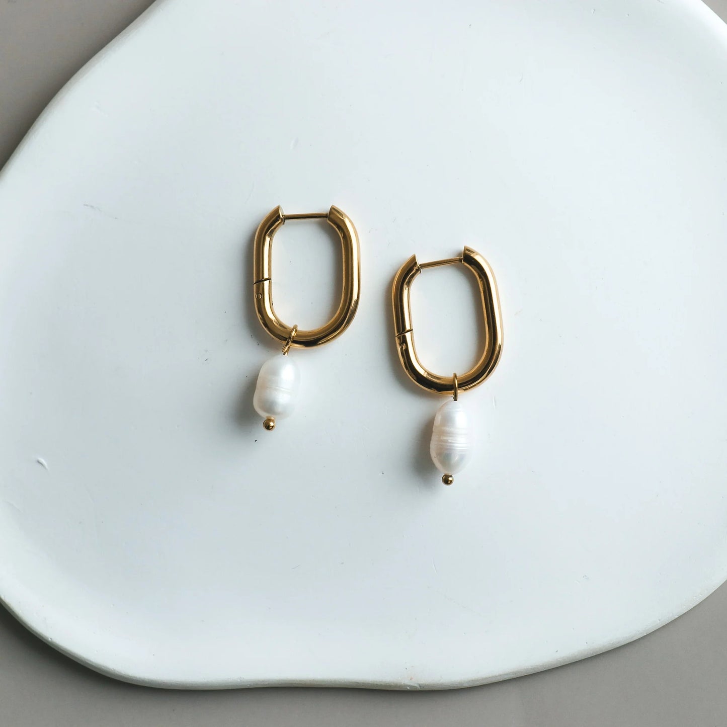 Horace - Radyo Pearl Drop Earrings