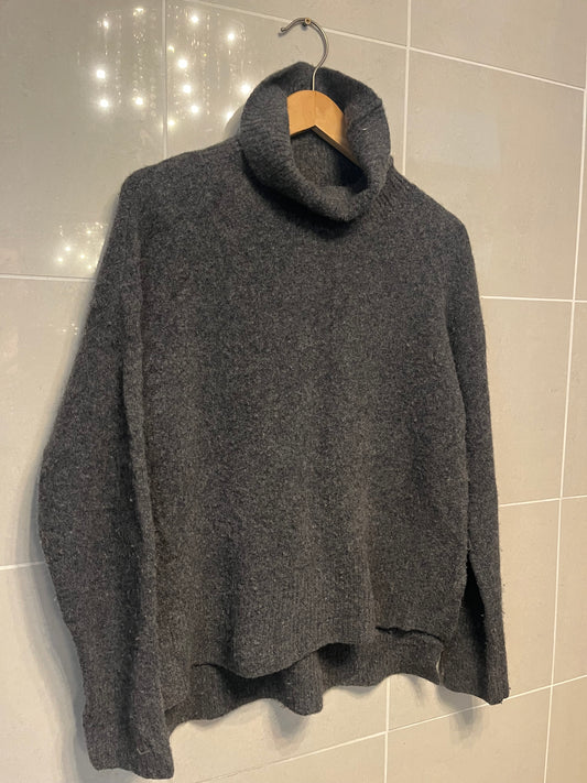 Boxy Wool Turtleneck