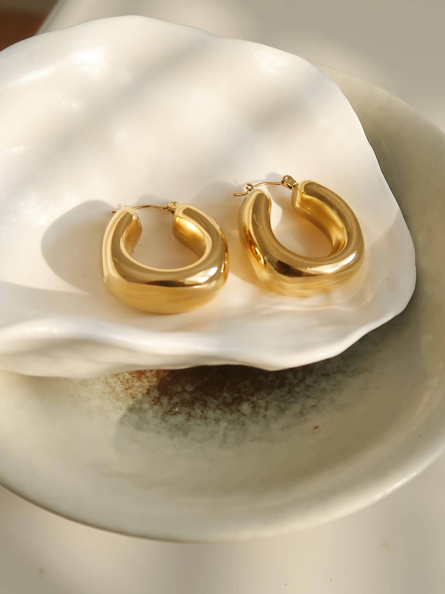 Flânerie by MAIQ - Hunter 18K Gold Non-Tarnish Classic U Hoop Earring
