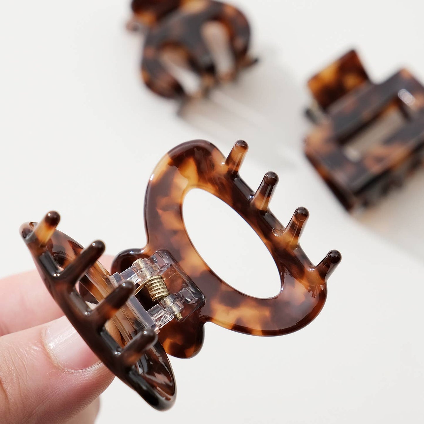 Adorro - Deep Tortoise Mini | Assorted Mini Claw Clips