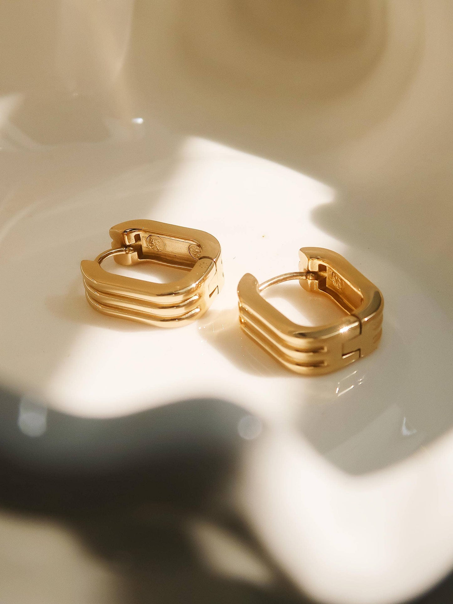 Flânerie by MAIQ - Noa 18K Gold Non-Tarnish Stripe Hoop Earring