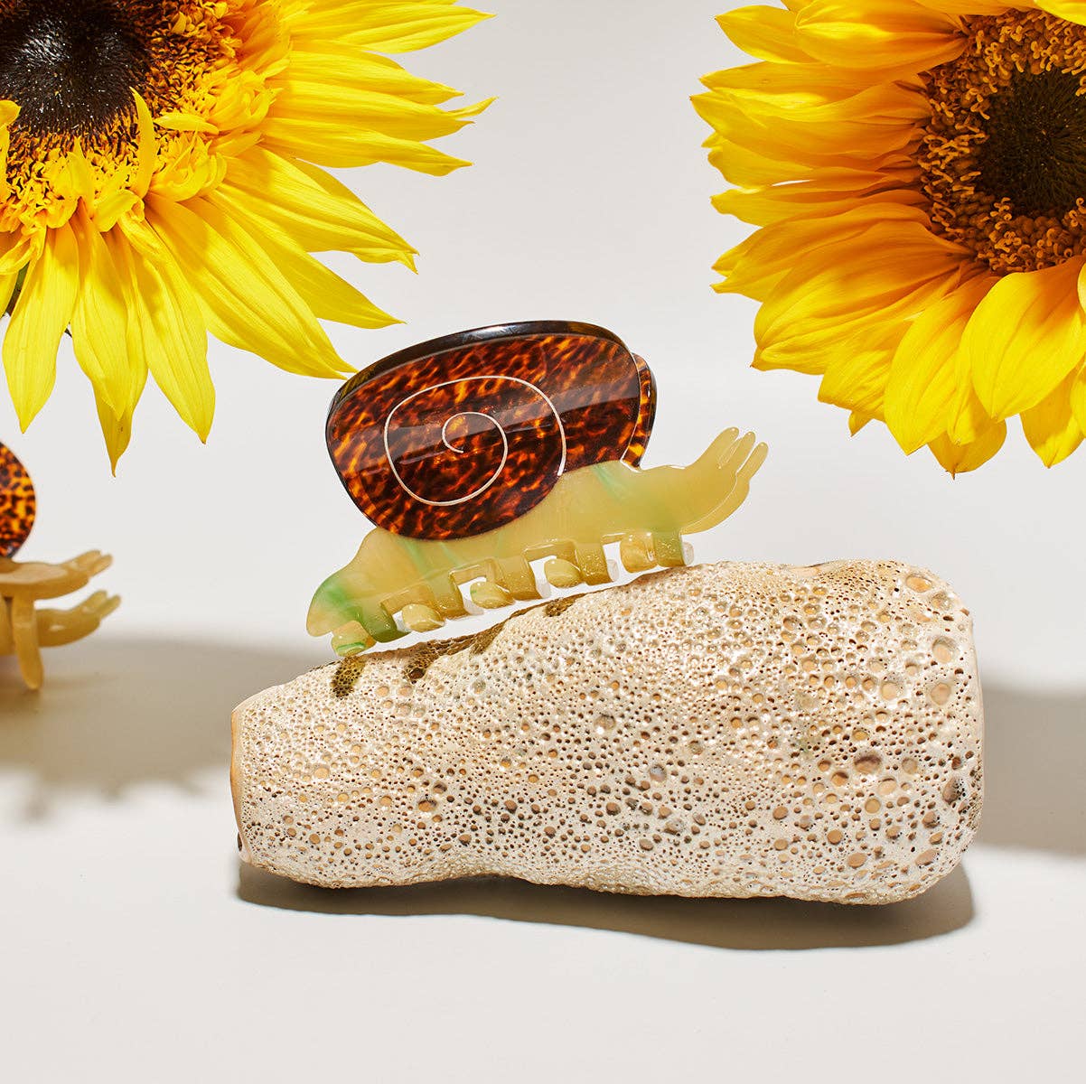 WINONA IRENE - Garden Snail Small Hair Claw in Yellow and Amber Acetate