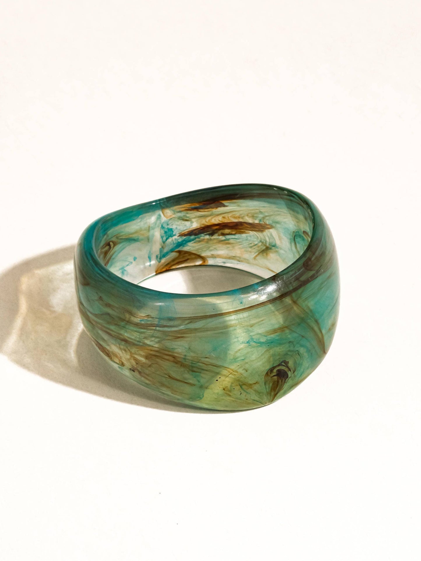 Flânerie by MAIQ - Caelia Modern Bold Statement Resin Bangle