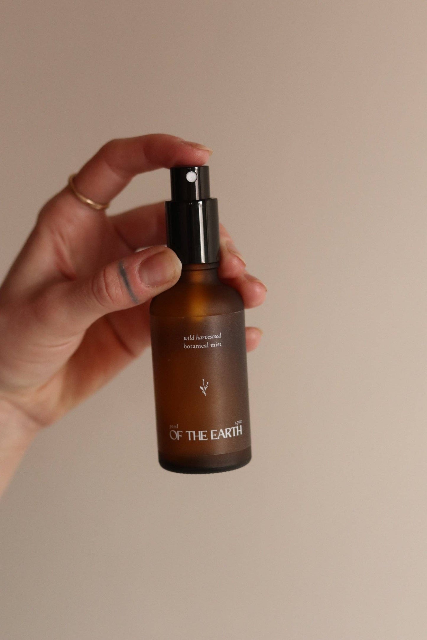 Of The Earth - Juniper, Reindeer Moss & Labrador Tea :: Room, Body & Linen Botanical Mist