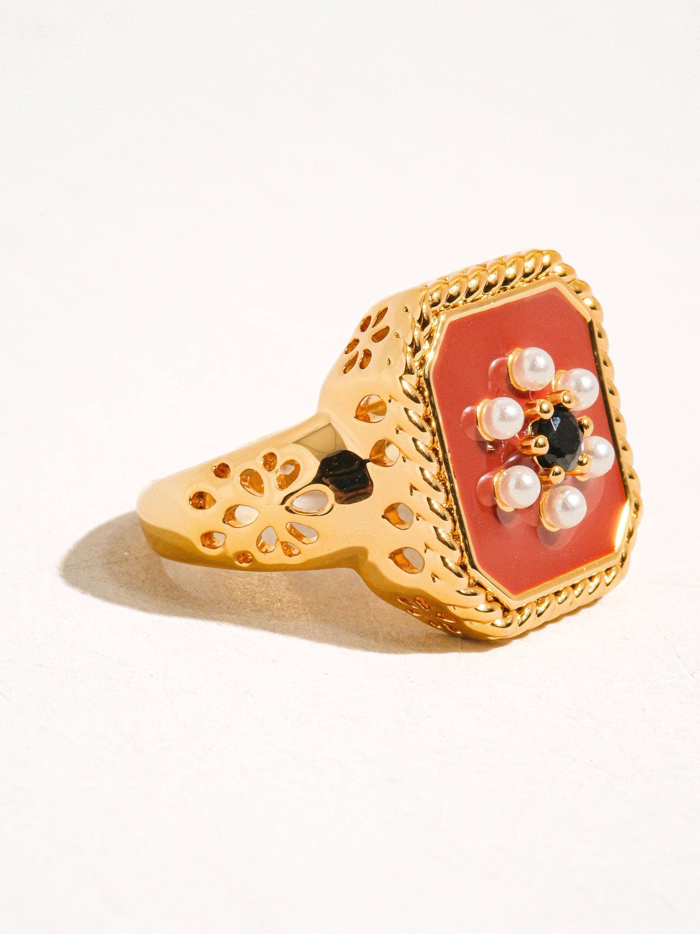 Flânerie by MAIQ - Rouge 18K Gold Red Enamel Vintage Adjustable Ring