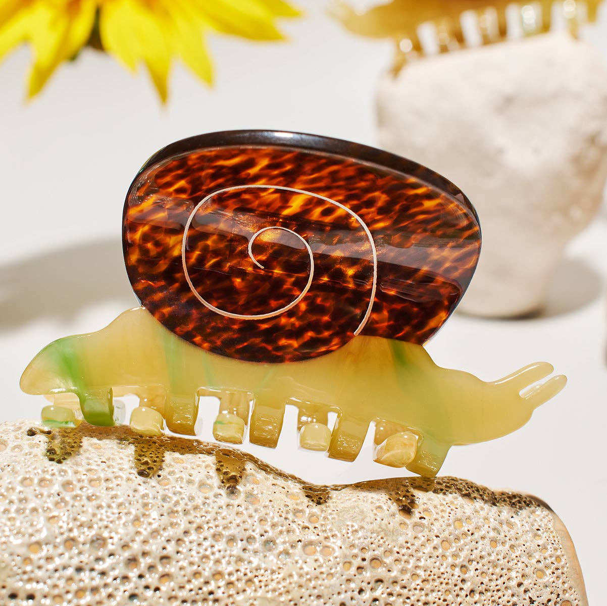WINONA IRENE - Garden Snail Small Hair Claw in Yellow and Amber Acetate